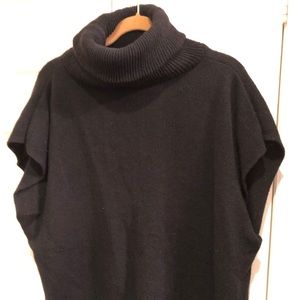 Black over sized turtleneck sweater